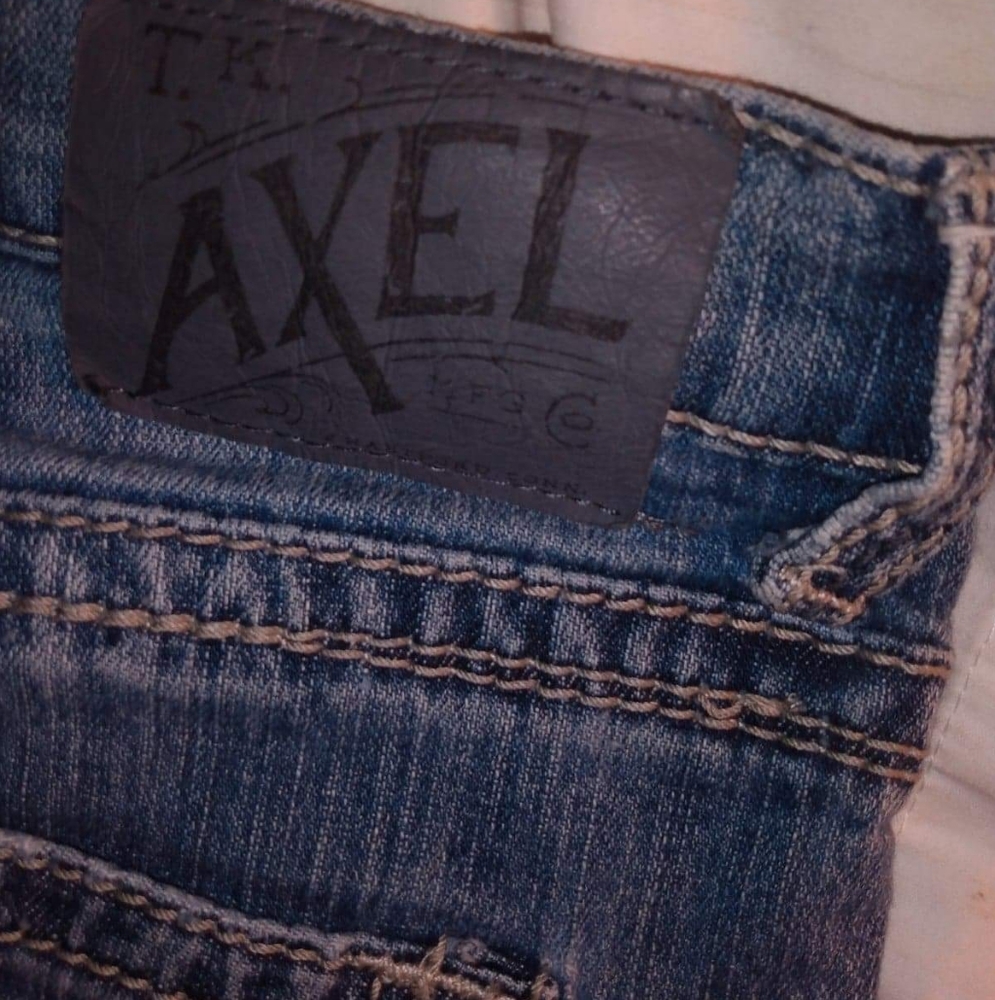 Axel (kid's NOT woman's)